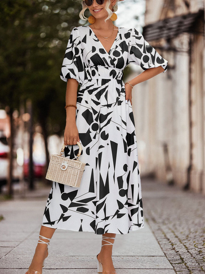 Vestito Lungo con Stampa Geometrica e Scollo a V
