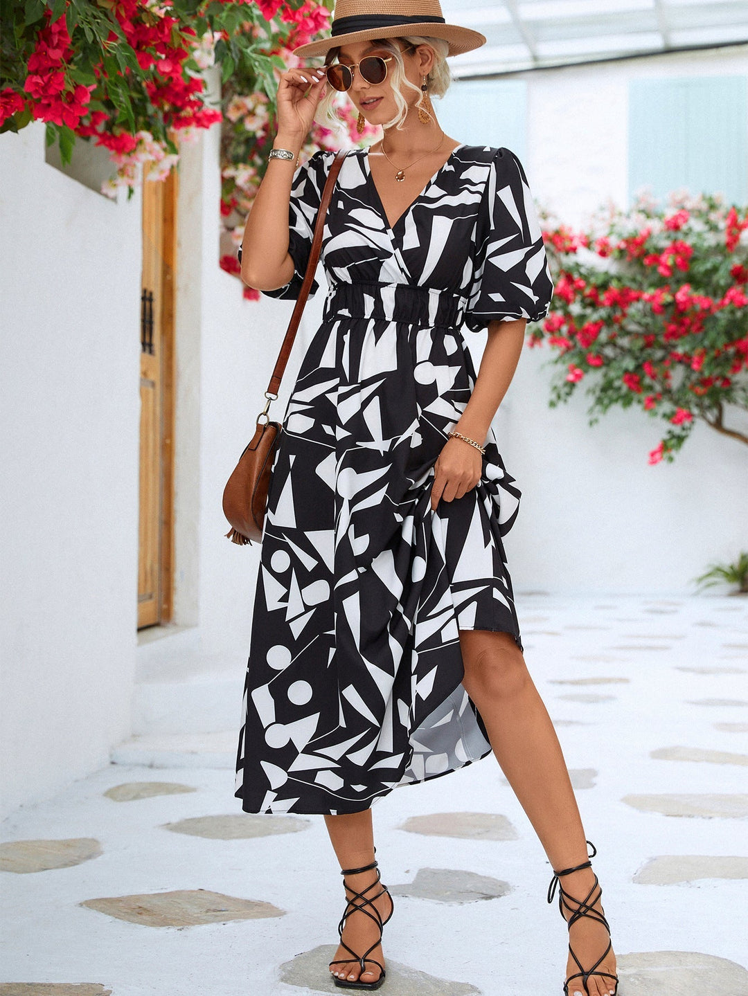 Vestito Lungo con Stampa Geometrica e Scollo a V