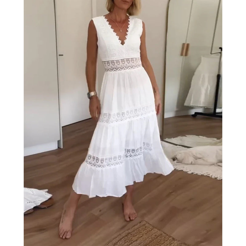 Iris™ | Timeless V-Dress