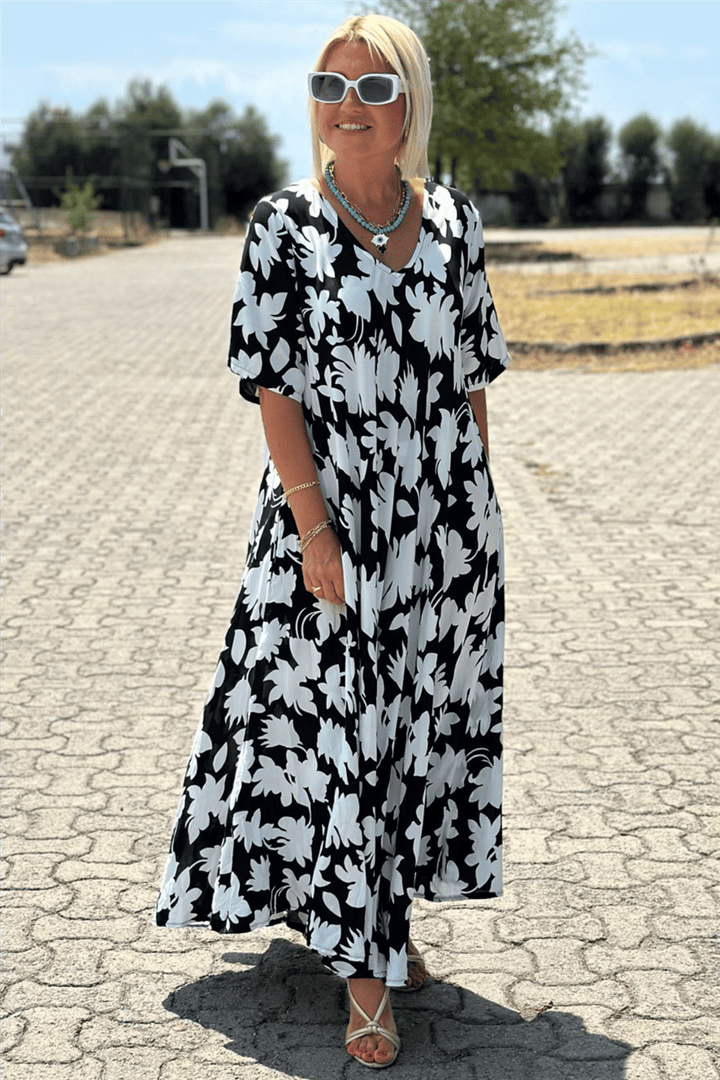 SORELLE™ | Stylish Coverage Midi Dress