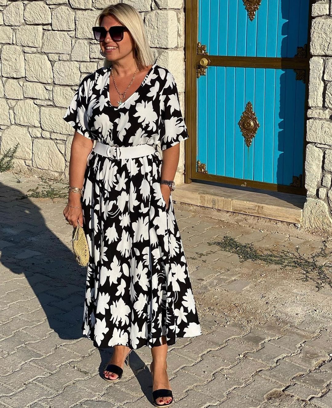 SORELLE™ | Stylish Coverage Midi Dress
