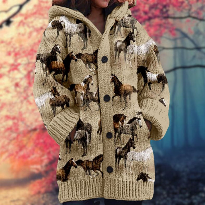 Annelie | Warm women's sweater with buttons and a hood.